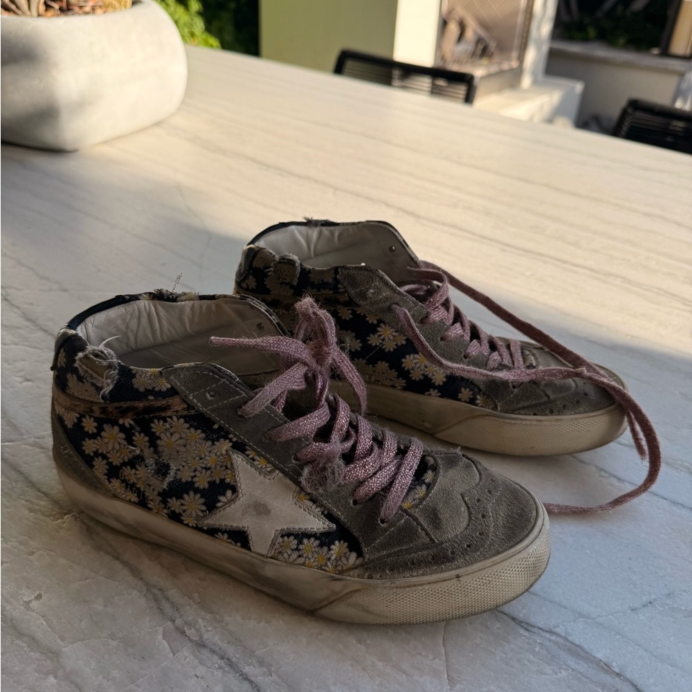 Golden Goose 36 / 6